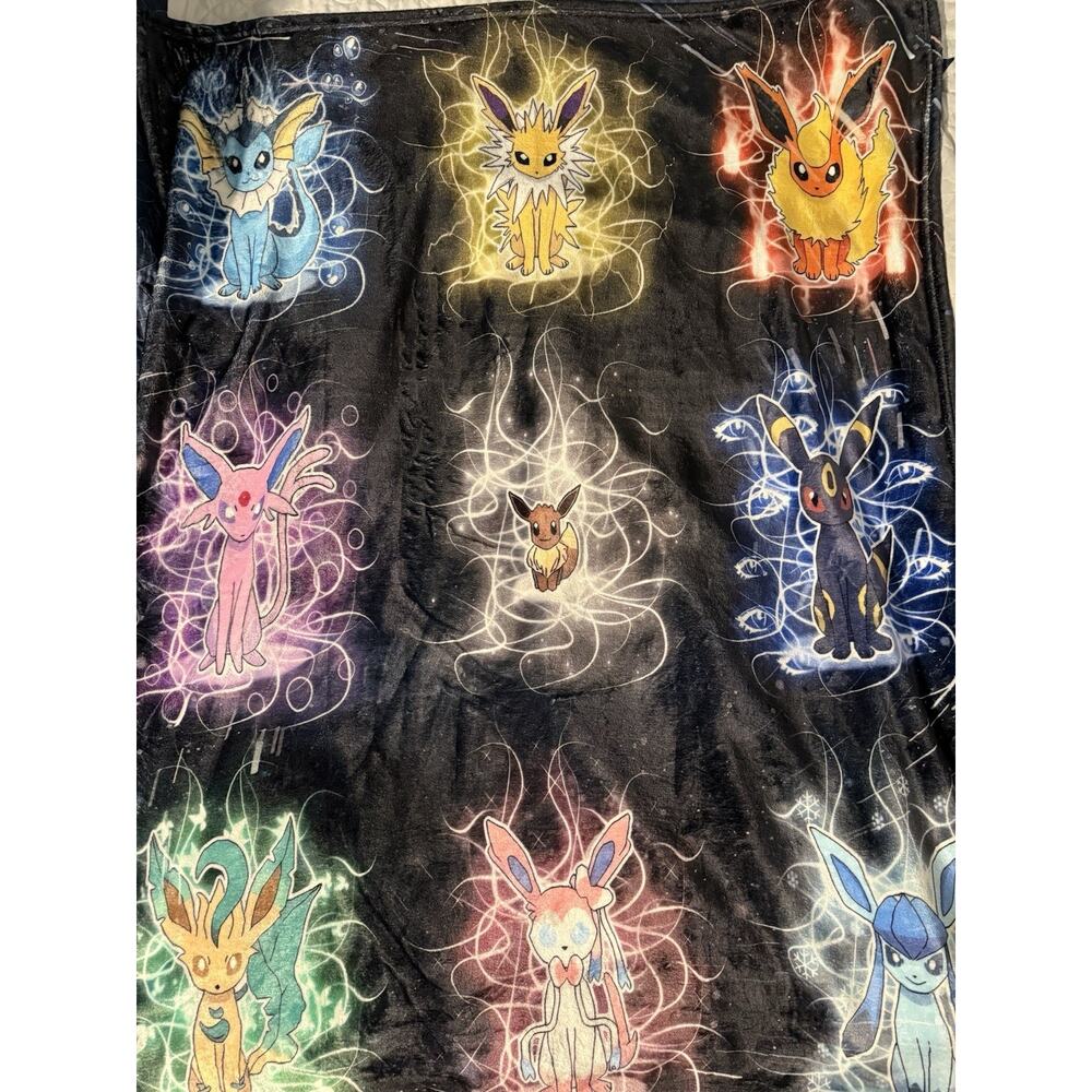 Pokémon Eeveelutions 40x50 blanket